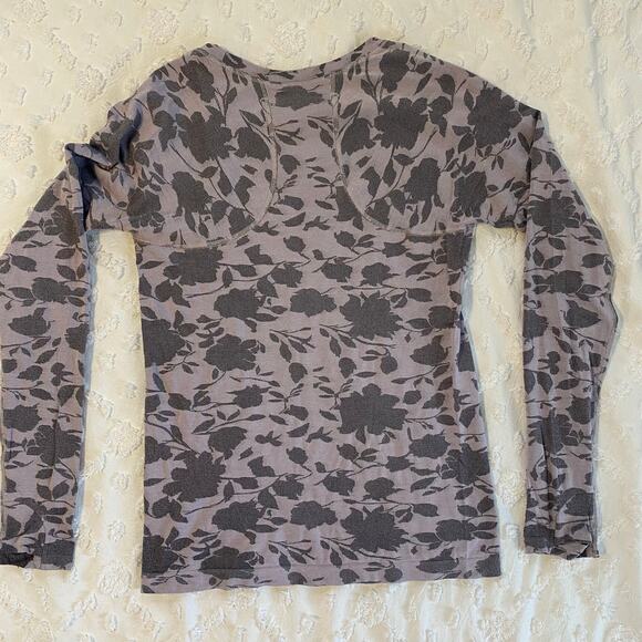 Athleta Momentum Seamless Long Sleeve Top Womens Size Medium Floral Purple - Picture 2 of 3